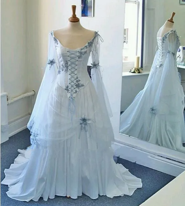 Vintage Celtic Wedding Dresses White and Pale Blue Colorful Medieval Bridal Gowns Scoop Neck Corset Long Bell Sleeves Applique307Q