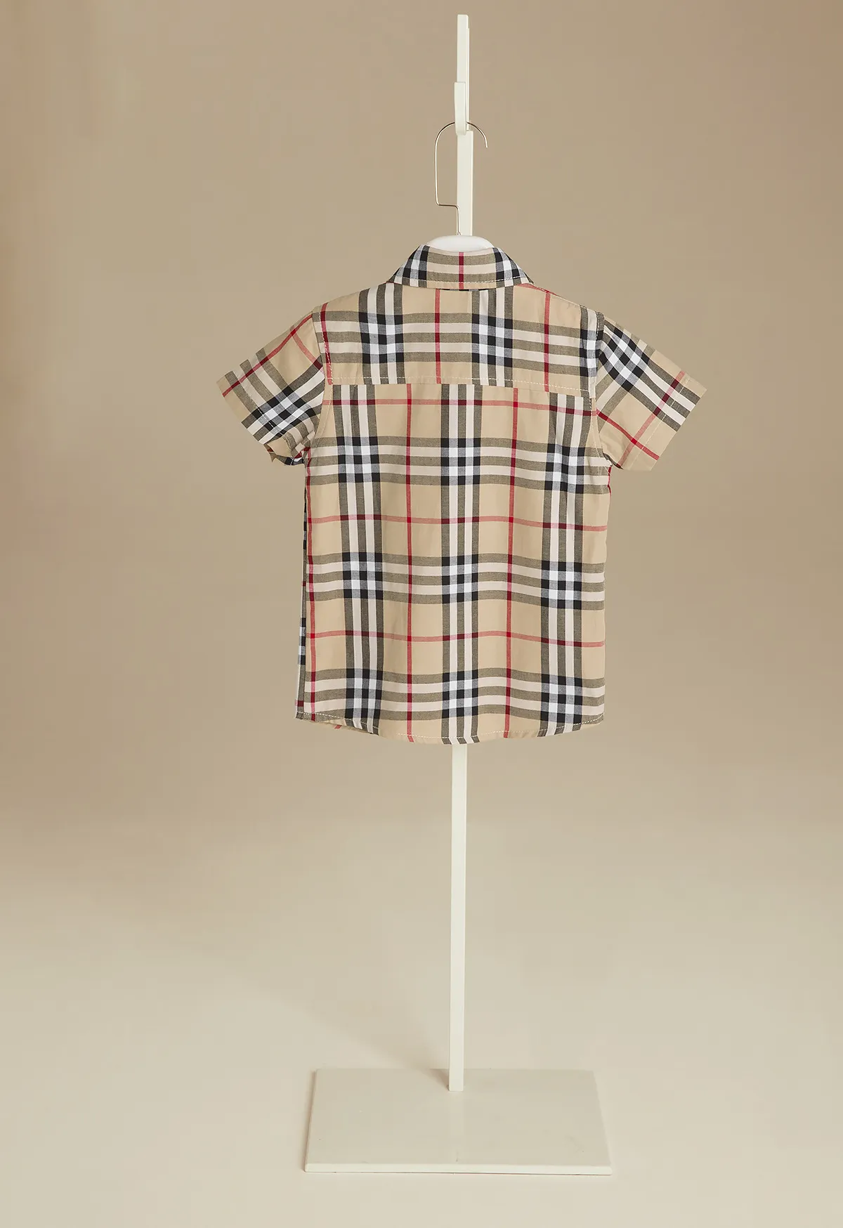 I lager 4 Färg 2018 Säljer ny sommarstil Engelska vindplädskjorta Högkvalitativ bomullssam lapelskjorta 5217251