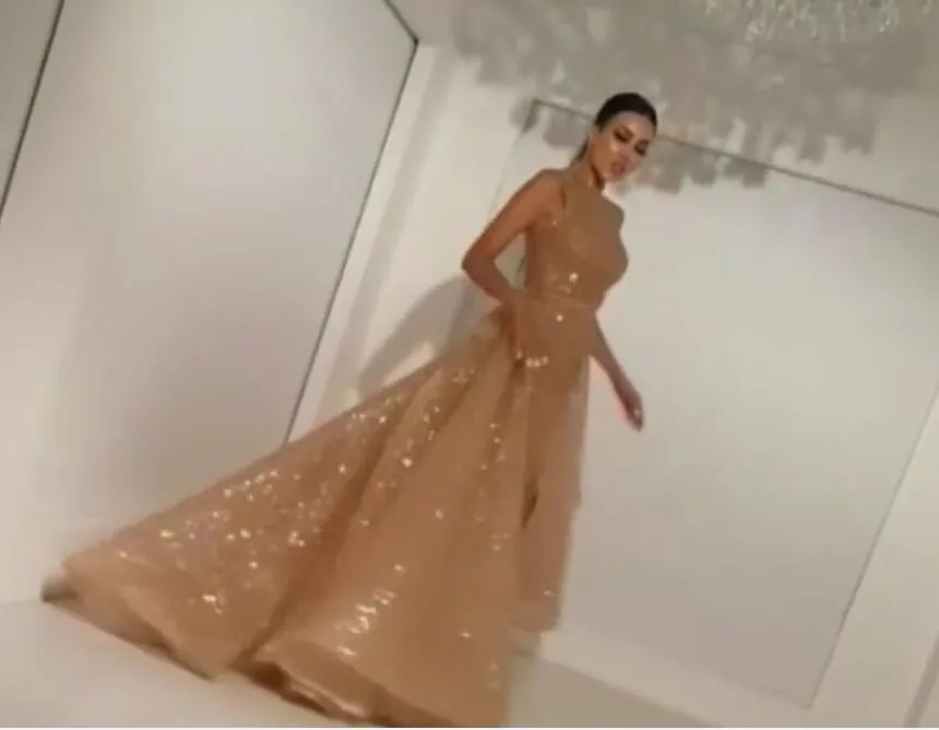 Abito da sera Yousef aljasmi Kim kardashian Collo alto Cristallo Abito lungo Almoda gianninaazar ZuhLair murad Ziadnakad