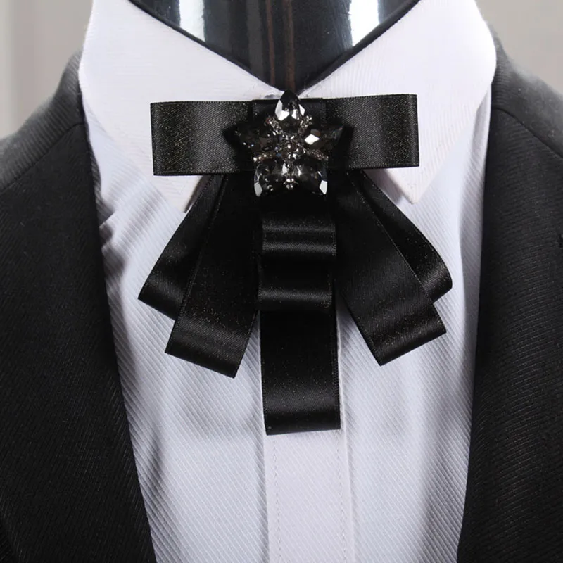 Mens Silk Bow Neck Slips Pins Broscher / Röd brudgum Bröllopsdekoration / Handgjord KPOP Fashion High Quality Suit Tillbehör / Broschen / Broszka / Broszki