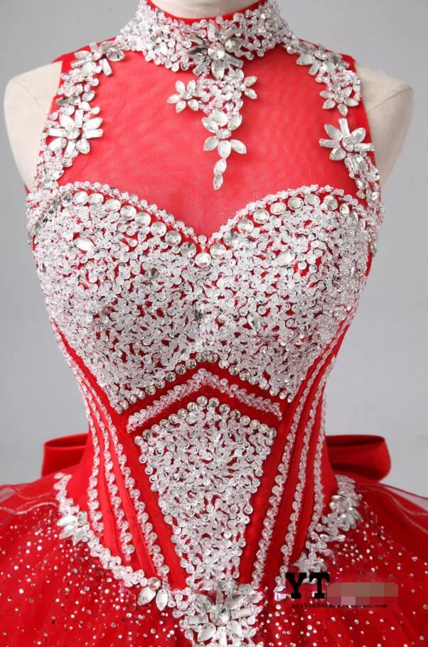 Vintage Yüksek Kalite Kırmızı Quinceanera Elbiseler Yüksek Boyun Boncuk Korse ve Tül Debutante Törenlerinde Için Tatlı 16 Kızlar Masquerade Abiye