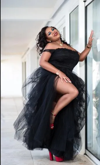 Sexy Black Plus Size Prom Dresses Side Split Tutu Tulle Off The Ramię Dresses Kobiety Formalne Nosić Afryki Suknie Wieczorowe