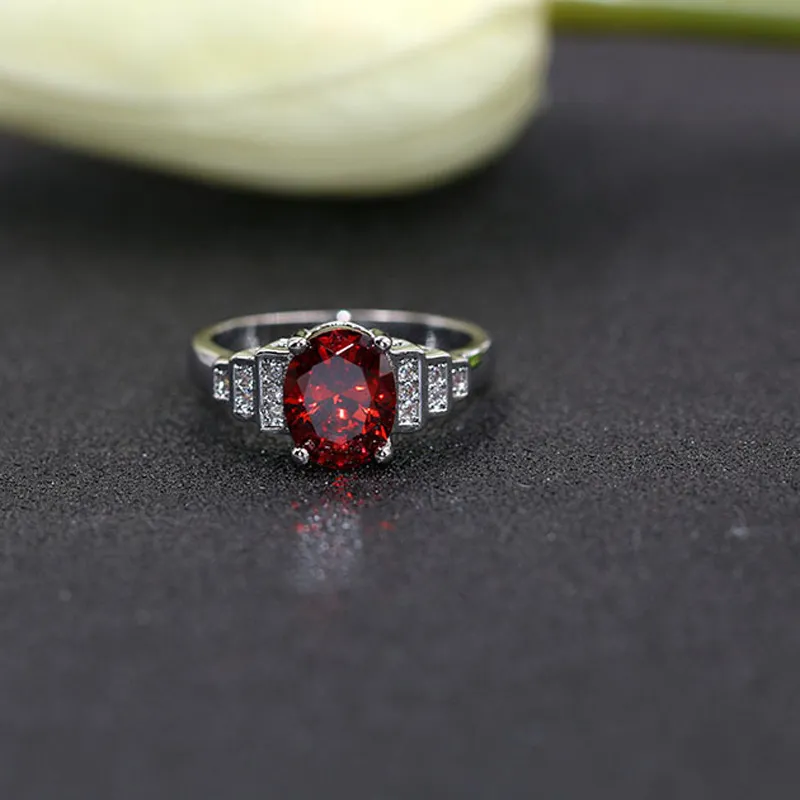 Yeni en iyi tasarım kadın romantik kırmızı taş hediye yüzüğü şanslı şanslı gümüş kaplama düğün beyanları
