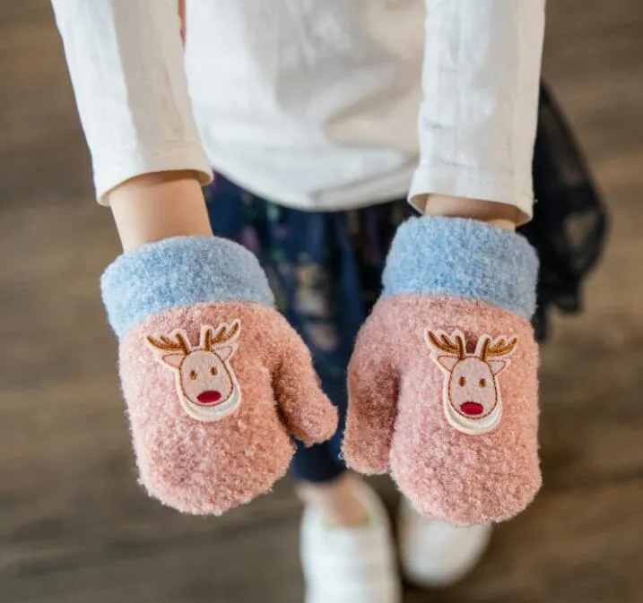 Zima ciepłe dziecko kreskówka renifer ciepłe rękawiczki wełna dzianiny grube rękawiczki dla chłopców dziewcząt unisex sport na zewnątrz rękawiczki dzianiny hurtownia