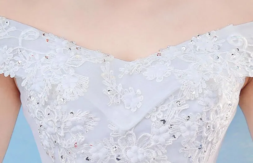 Koreanska spets upp bollklack v nacke av axeln bröllopsklänningar 2018 ny mode anpassad plus storlek brudklänning riktigt foto