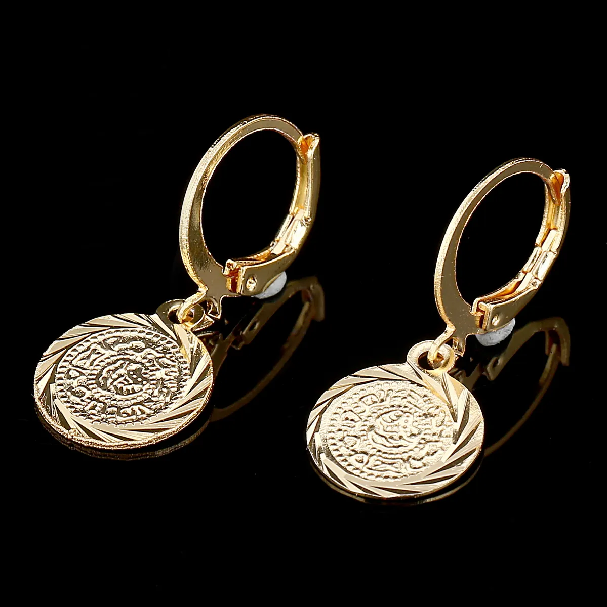 14K Yellow Gold 10mm Twisted Hoop Earrings – Bailey's Fine Jewelry