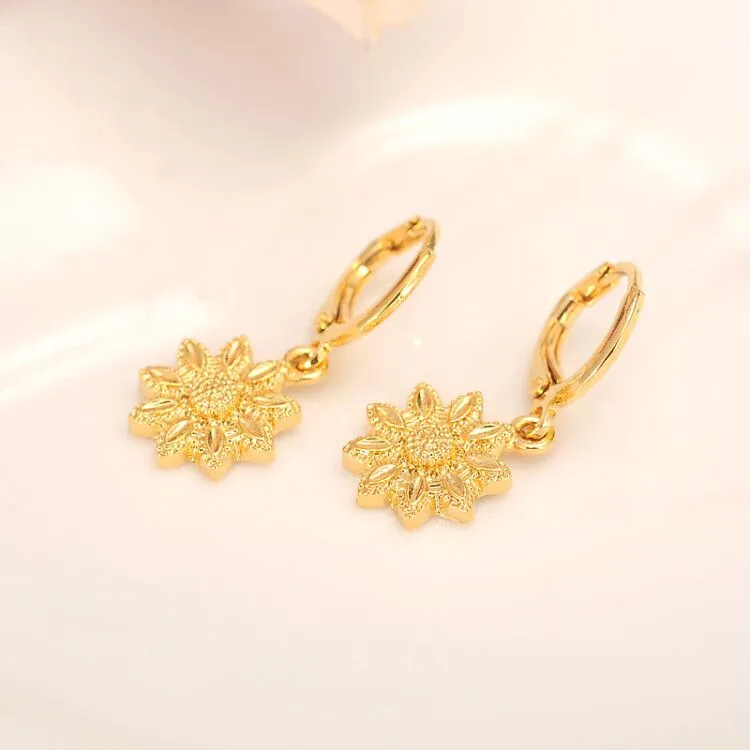 Orecchini in ottone placcato oro con cuore e fiori design set unico per donna e
