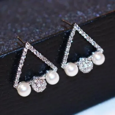 Full of Crystal triangle Earrings for Women Fashion Jewelry Korean Pearl Earrings 18K Gold / Silver Plated Stud Earrings High Quality