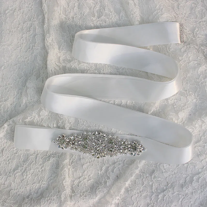 2019 Nouvelles ceintures de mariée blanches strass cristaux ceinture d'accessoires de robe de mariée ceinture 100% faite à la main pour soirée bal fête anniversaire