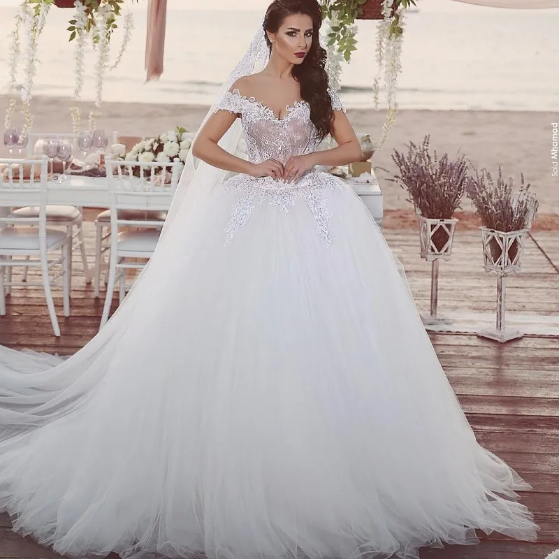 Glamorous Fluffy Tulle Wedding Dresses Lace Appliques Off Shoulder Lace-Up Ball Gown Bridal Dress Glamorous Saudi Arabia Wedding Dresses