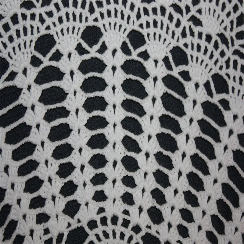 2 Napperons ronds vintage en lin et coton brodés de fleurs