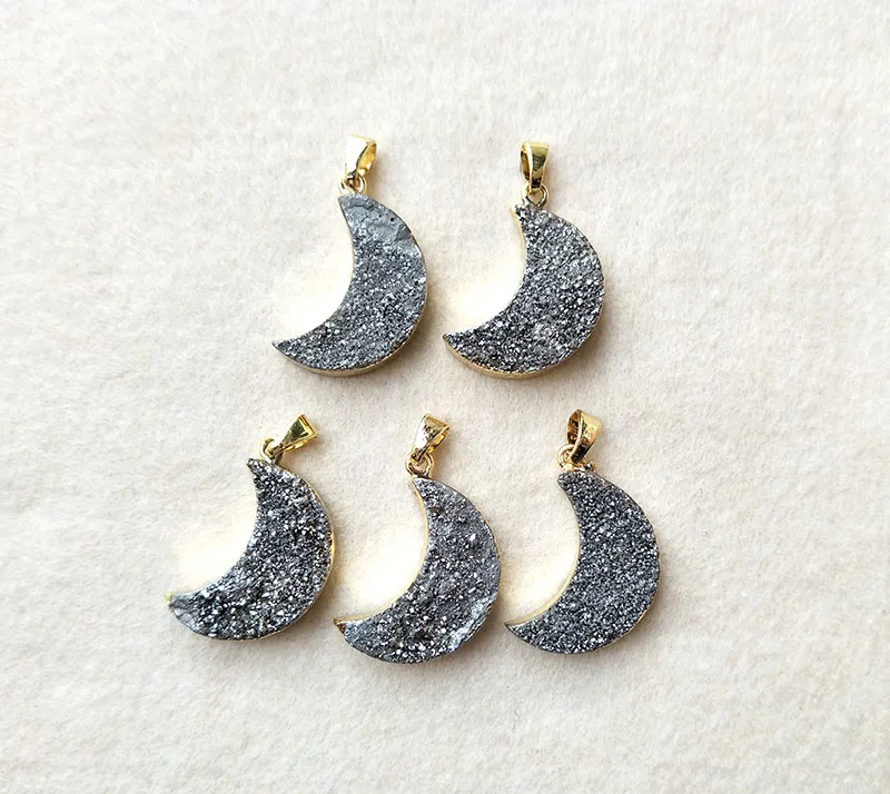 5pc grå / vit / buff guldfärg naturlig måne kristall druzy geode hänge handgjorda pärla sten drusy kvarts charm smycken gör halsband pd252