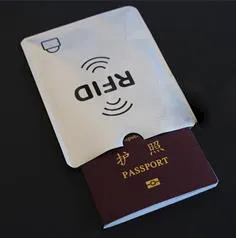 OOKLÍ ® Porta Carte di Credito RFID Schermato portabanconote e monete