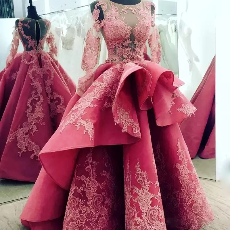 Sexy illusiebodice prom jurken met lange mouwen kant applique tiered rok rok nekvloer lengte avond formele toga op maat gemaakt