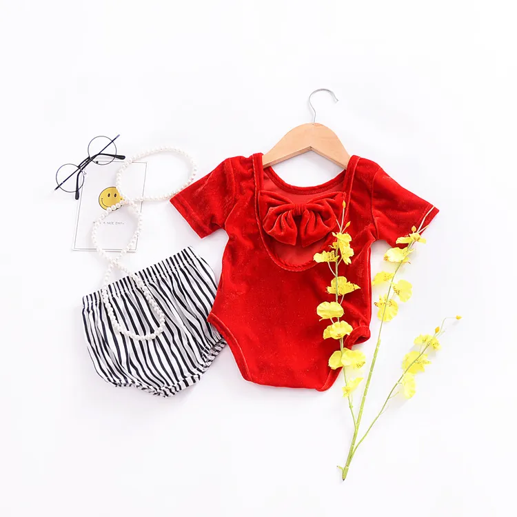 2018 Estate Baby Girl Pagliaccetti Manica corta Backless Bowknot Pleuche Pagliaccetto Tuta Infantile Baby Corduroy Pagliaccetti Vestiti appena nati i