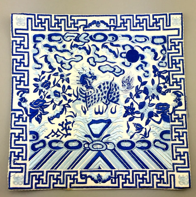 Broderad kirin tyg middag kinesisk placemats matbord matta traditionell hantverk satin skyddsplatta bröllop dekoration 26 x 26 cm