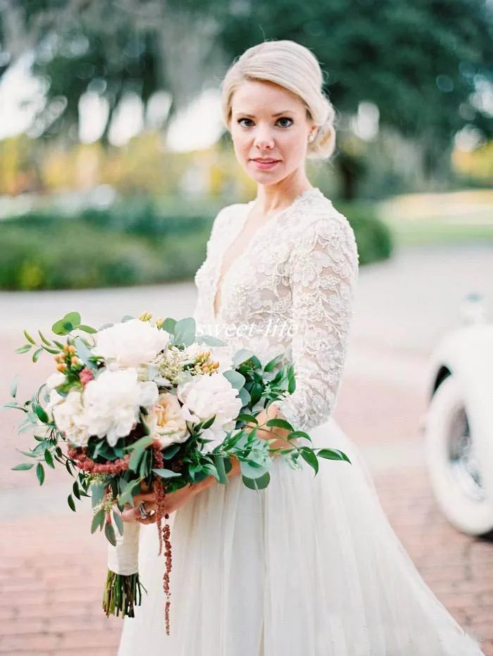 Abiti da sposa modesti a maniche lunghe a 3/4 con apertura sul retro Abiti da sposa da sposa Bobo in pizzo vintage con scollo a V 2018 Country Garden