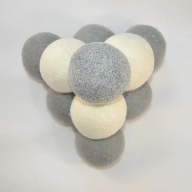 Natural Wool Felt Dryer Balls 4-7CM Laundry Balls Reusable Non-Toxic Fabric Softener Reduces Drying Time White Color Balls
