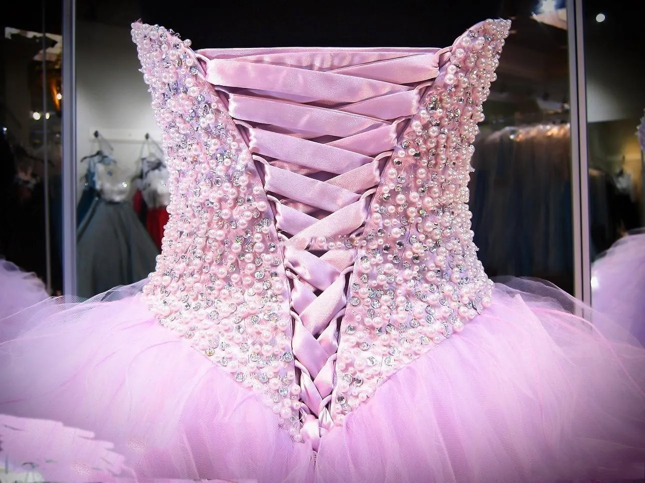 Lavender Quinceanera Dresses Ball Gown Corset Crystals жемчужные оборки TULLE 2020 Крушерные театрализованные платья для девочек, возлюбленная P8317782