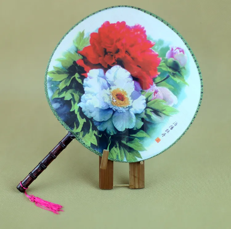 Peony Flower Handle Round Fan Traditionell hantverk Kinesisk Silk Dansfans Anpassad Ladies Hand Fans Bröllop Favoriter