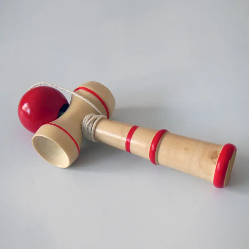 Frete grátis brinquedos para crianças japonesas Habilidade bola Kendama Enigma de madeira gosto Crianças adulto clássico brinquedo Tradição