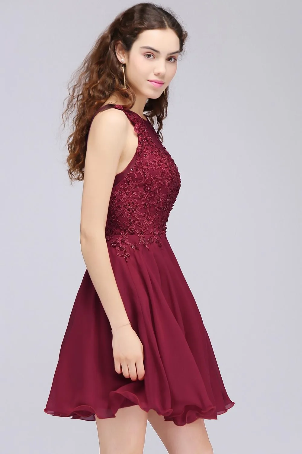 Burgundy Lace Beaded A Line Chiffon Short Homecoming Dresses Cocktail Party Dresses For Young Girls Jewel Neck Graduation Gowns HY208