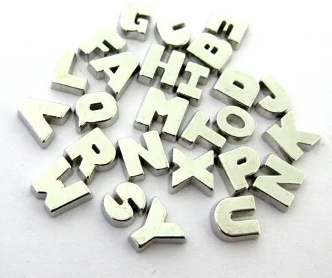 En gros / couleur argent plaine Alphabet lettre A - Z médaillon flottant charmes perles ajustement pour le verre de bricolage vivant mémoire mémoire