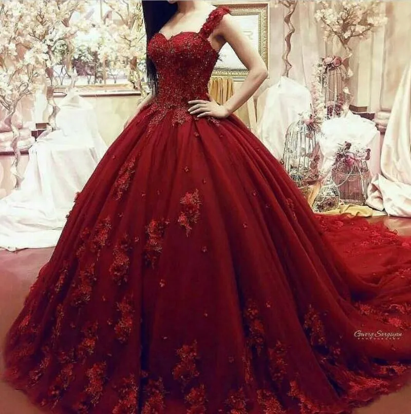 진한 빨간색 볼 가운 Quinceanera 드레스 연인 스트랩 Appliques 꽃 얇은 명주 그물 Sweet 16 드레스 프로모션 드레스