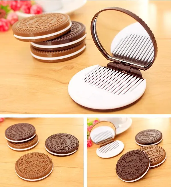Fashion Cocoa Cookies Mirror Makeup Mirrors with Comb,Unique Cheap Sandwich Cooke Compact Mirrors Women Makeup Accessories Tools