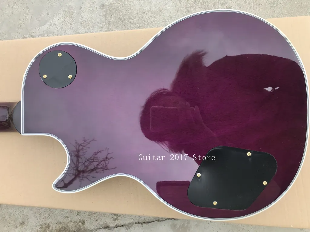 I lager Anpassad elektrisk gitarr med Flame Maple Top i Purple Color är alla färg tillgängliga högkvalitativa GUITARRA3710802