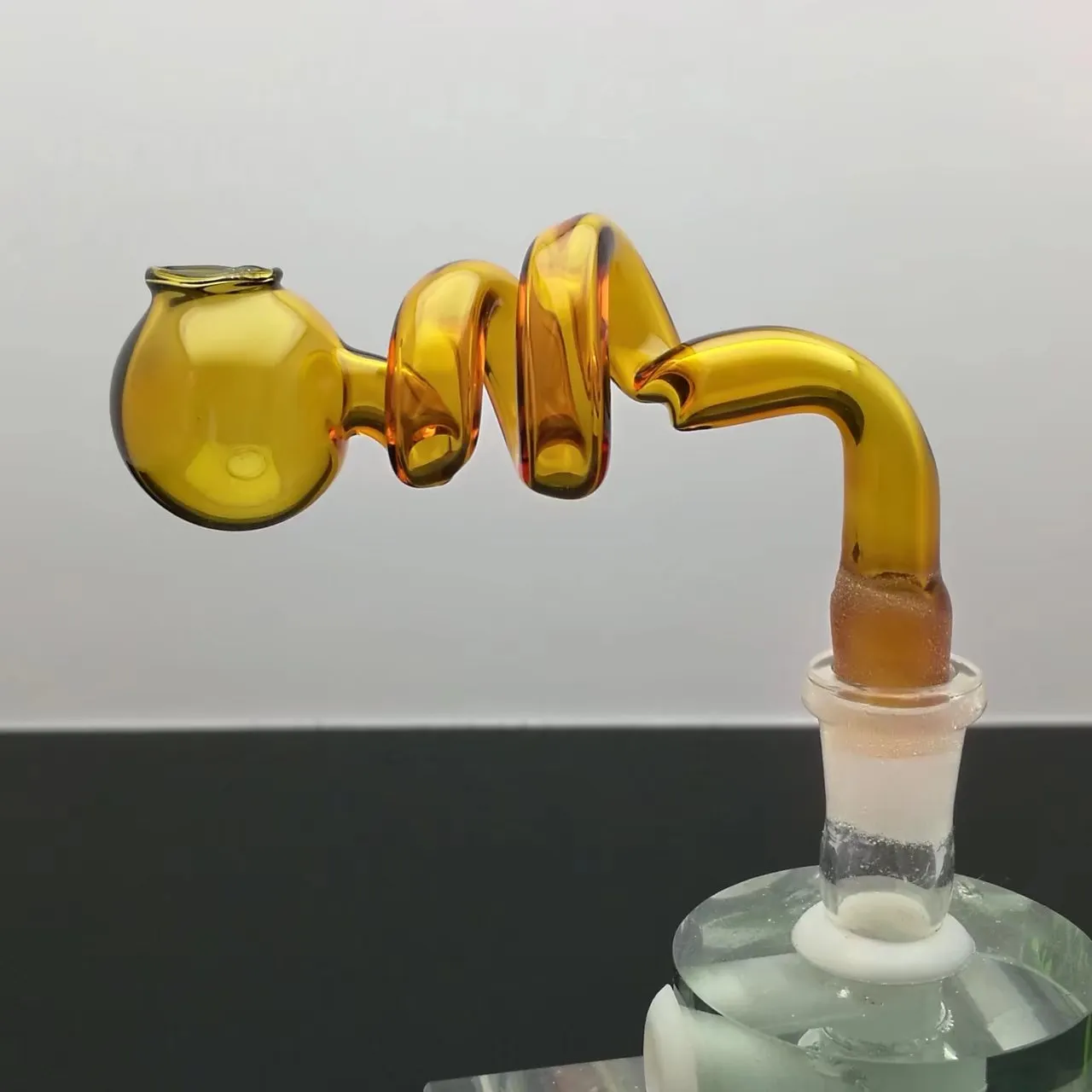 Poêle en verre en spirale colorée Bangs en verre en gros Brûleur à mazout Conduites d'eau en verre Plates-formes pétrolières Plates-formes pour fumer