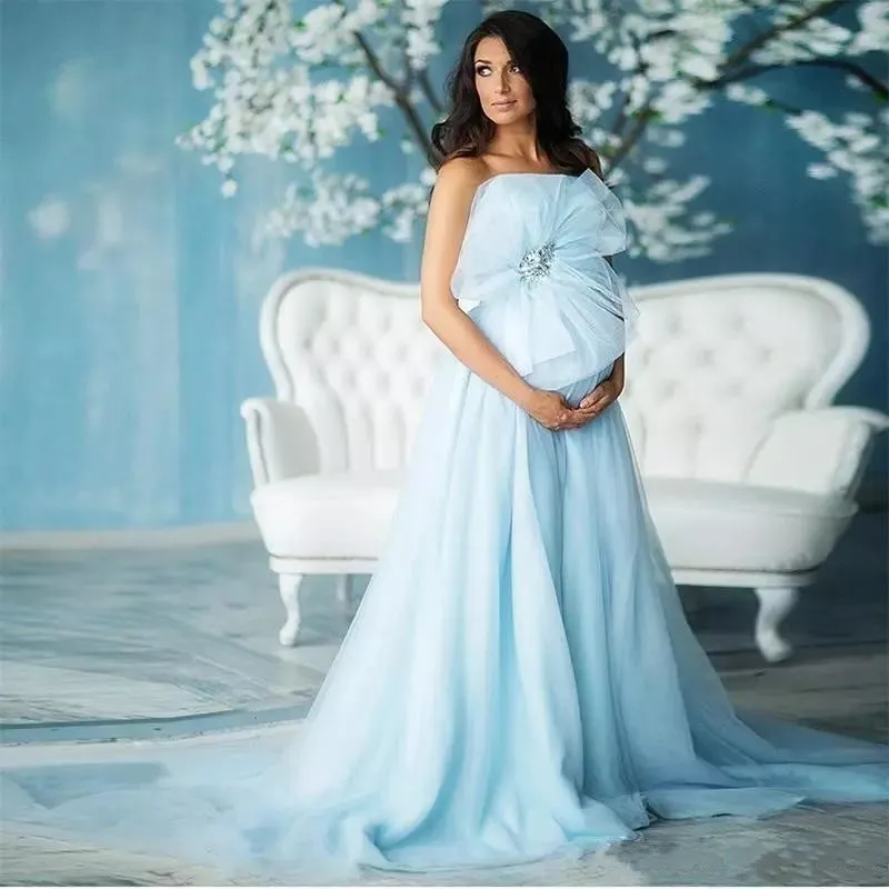 Elegante 2018 maternidad embarazadas vestidos de noche vestido fotograf a sin tirantes una l nea tribunal tren luz cielo azul tul maternidad mujeres