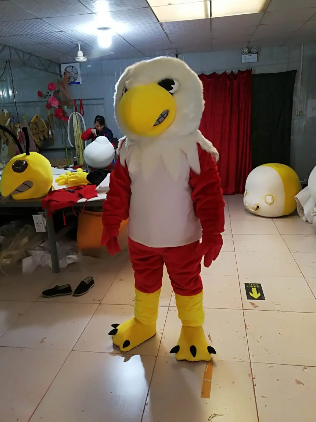 high quality Real Pictures Deluxe  mascot costume Adult Size 