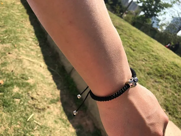 Charm armband flätad svart vaxkabel med rostfritt stål skalle huvudarmband för kvinnor eller män mode smycken demon818