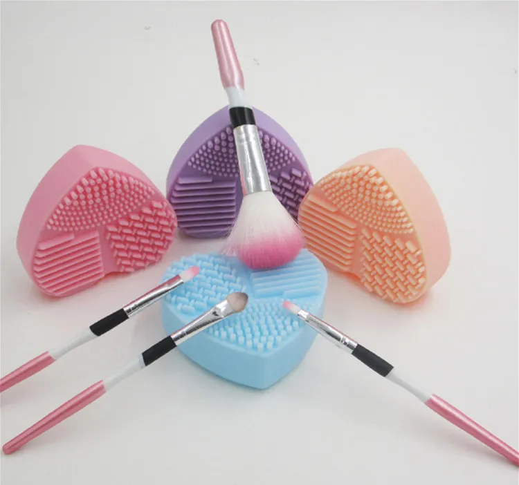 Makeup Brush Rengöring Mat Cleaner Silikon Hjärtform Kosmetisk Borste Scrubber Board Tvättkudde Make Up Tool 5 Färg för Välj DHL gratis