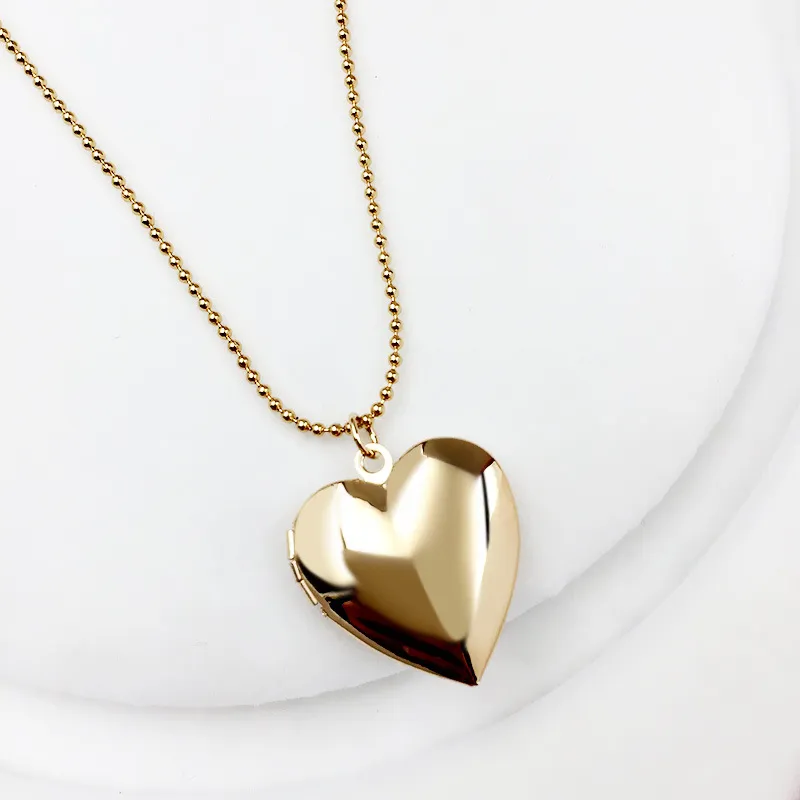 European and American fashion accessories DIY photo box wholesale new heart necklace spot alloy pendant, .