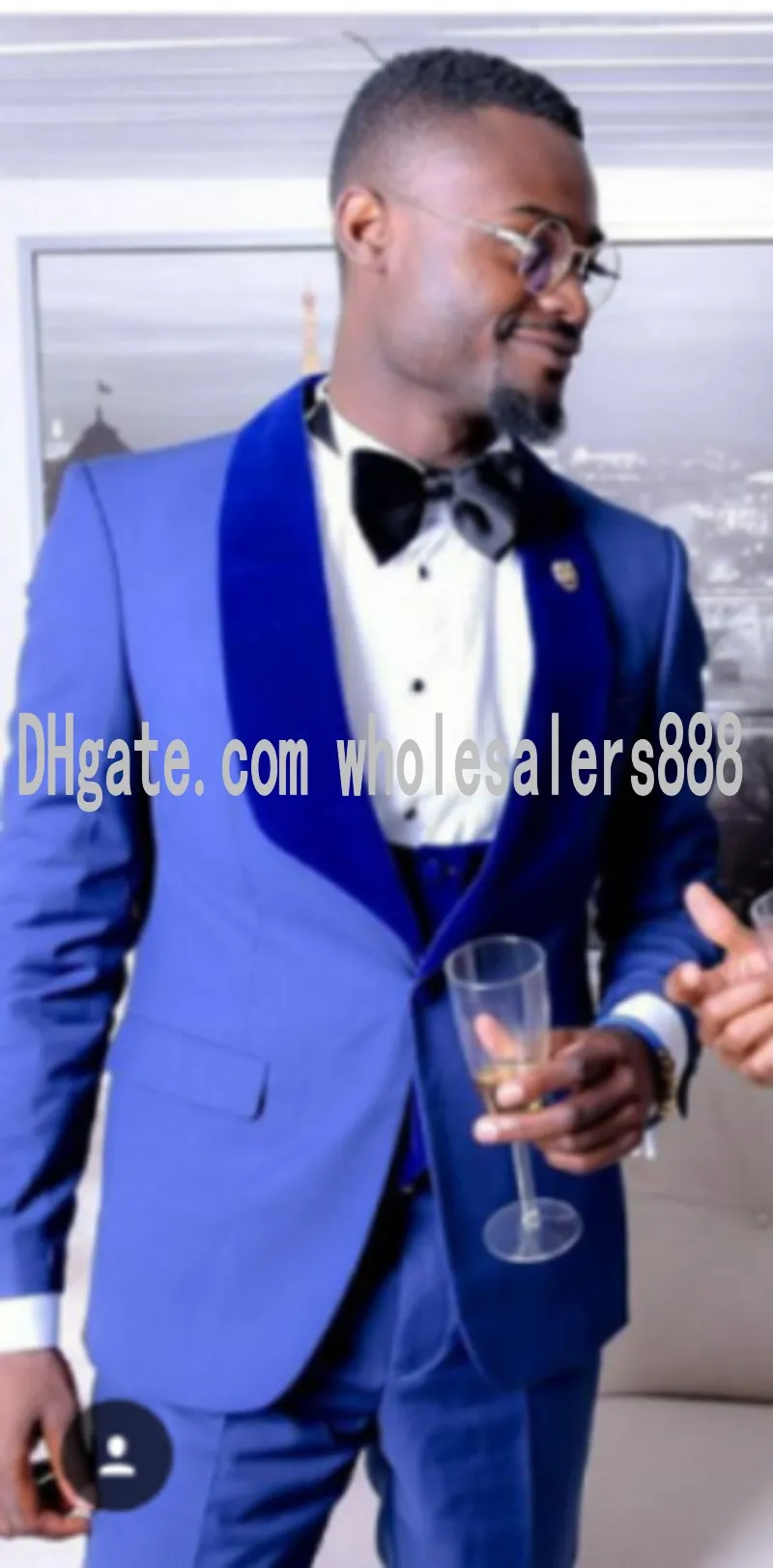 Custom Made Groomsmen Blue Groom Tuxedos Shawl Velvet Lapel Män Passar Side Vent Bröllop / Prom Best Man (Jacka + Byxor + Tie + Vest) L9