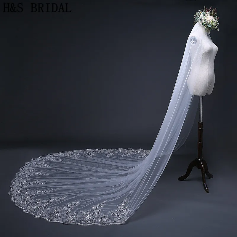 Kristaller Bröllopsvenar Beaded Long 1 Layer Cathedral Lace Edge Bridal Veils 2018 Ny designer 3m 4m Veils bröllopstillbehör