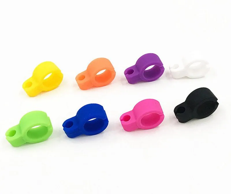 Anello a portata di sigarette in silicone di dito fumante Sigrotes clip anello di fumo regolabile guidare il gioco YW8679004121