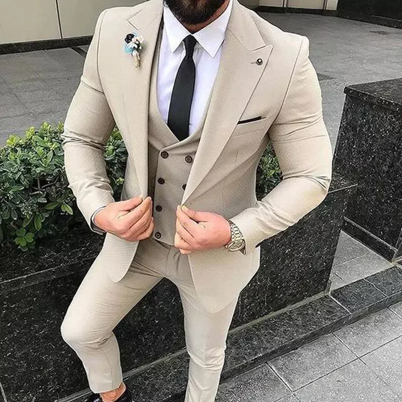 New Fashion Colour Khaki Men Slim Fit Suits Three Pieces (Jacket+Vest+Pant) Clothing Set One Button Casual Style Wedding Groom Tuxedos
