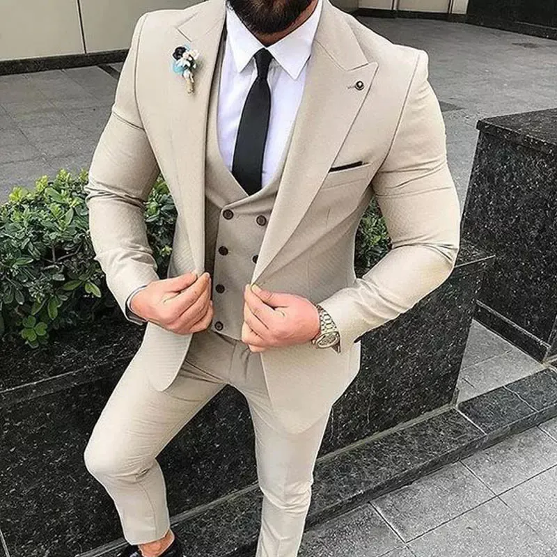 Nieuwe Mode Kleur Khaki Mannen Slim Fit Pakken Drie Stuks (Jas + Vest + Pant) Kleding Set One Button Casual Style Bruiloft Bruidegom Tuxedos