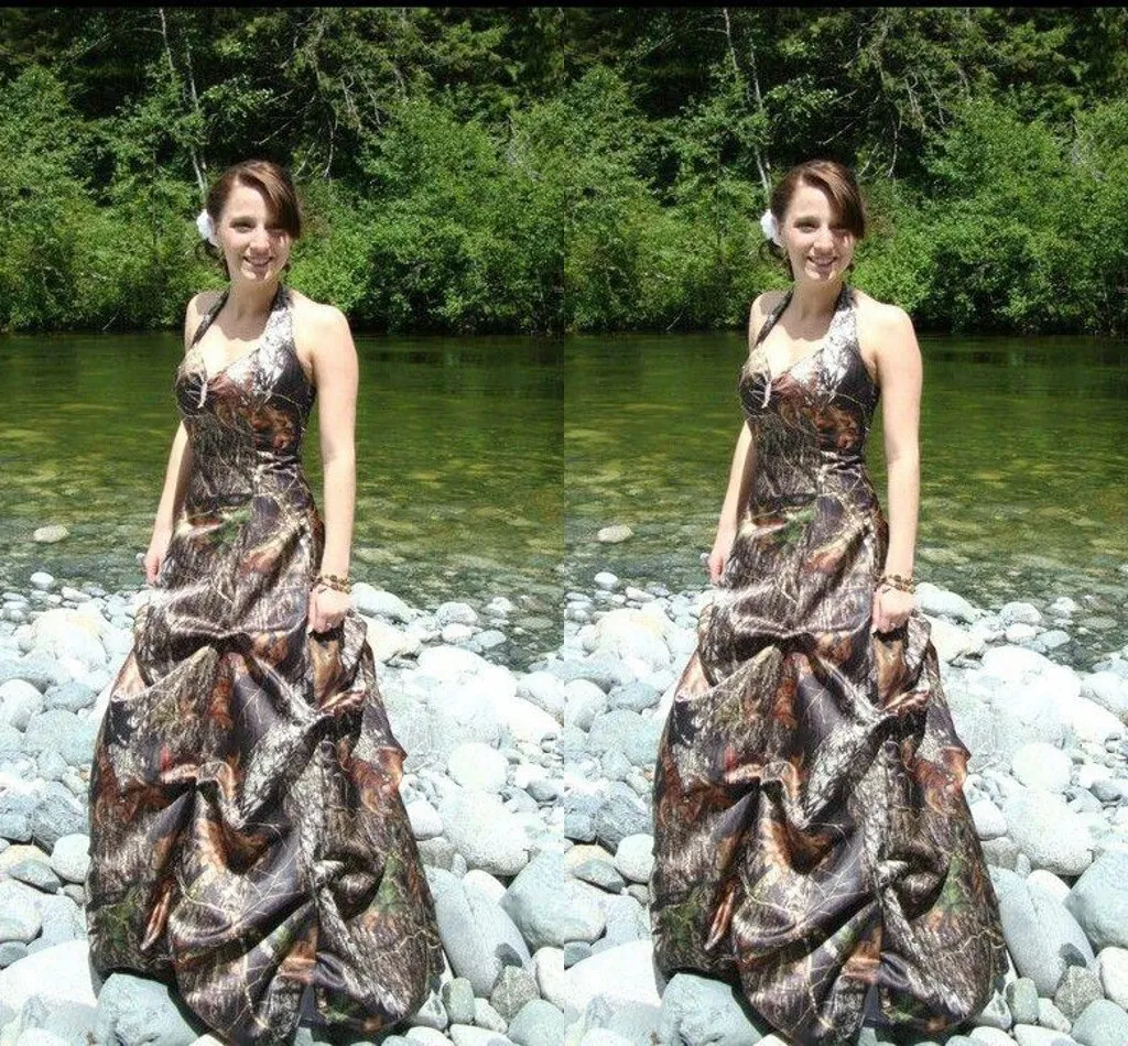 2019 Moda Camo Vestidos de novia Halter Top Drapeado Espalda abierta Vestidos de novia de playa hechos a medida Vestidos de boda de campo Tallas grandes