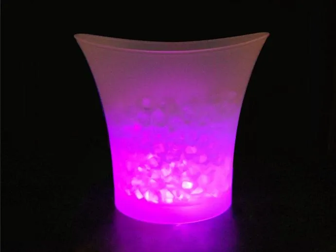 5L Waterproof Plastic LED Ice Bucket Color Changing Bars Nightclubs LED LIGHT Beer Bucket Bars Night Party SN1211