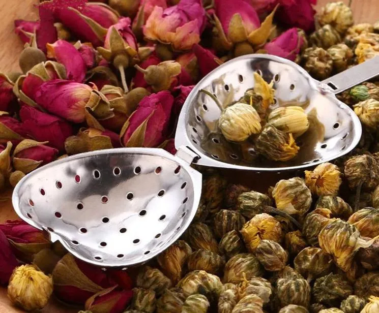 Infuseur à thé en forme de coeur maille boule passoire en acier inoxydable verrouillage à base de plantes infuseur à thé cuillère filtre livraison gratuite SN1109