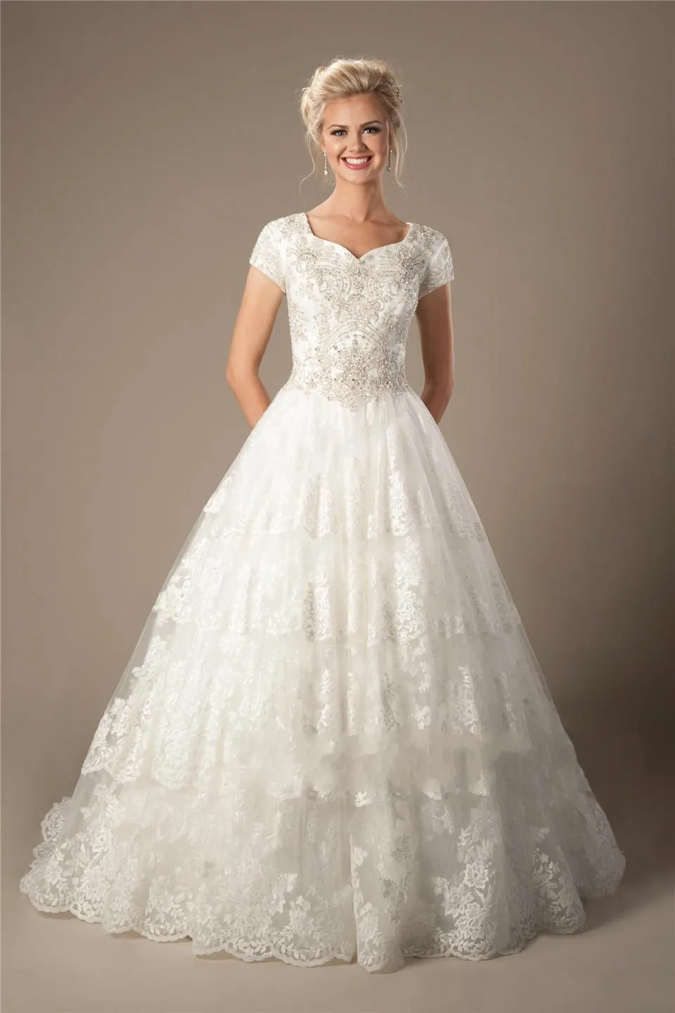 Can I Wear An Ivory Wedding Dress & Have White Flowers?