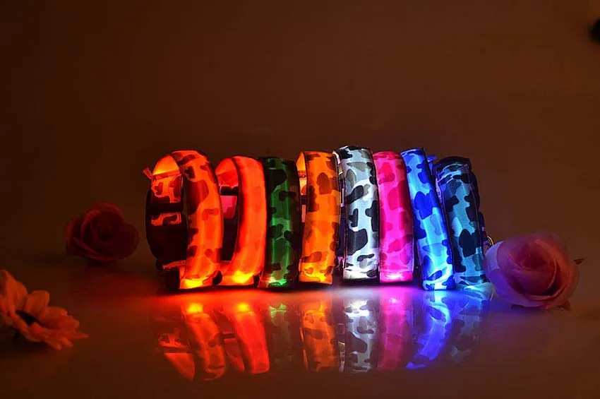 Colliers fluorescents lumineux pour animaux de compagnie Camo Dogs Colliers en nylon Collier de sécurité en nylon Sécurité nocturne LED Harnais pour chiens, colliers pour chats, lueur dans l'obscurité