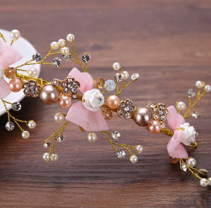 Cintura con fiocco rosa intarsiato con diamanti accessori la sposa con fiori