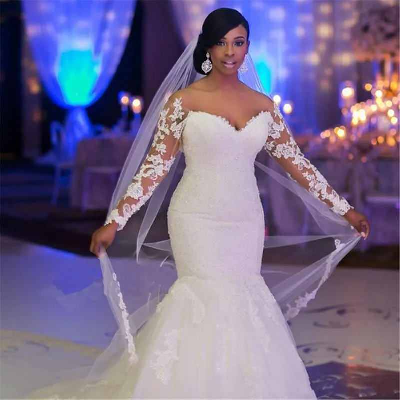 2018 Abiti da sposa eleganti a sirena con spalle scoperte africane Maniche lunghe Appliques in pizzo Abiti da sposa senza schienale Plus Size Vestidos su misura