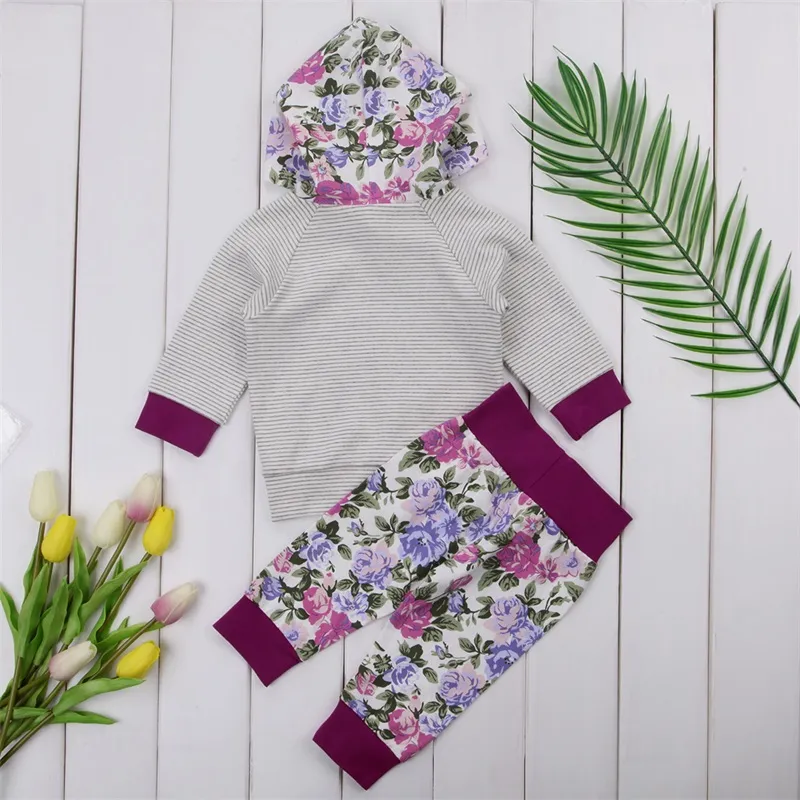 Yenidoğan Bebek Giyim Kız Çiçek Çizgili Kapşonlu + Çiçek Pantolonlar Tozluklar Çocuk Giyim Seti Kızlar kıyafetler Bebek Kız Giyim Seti Tops