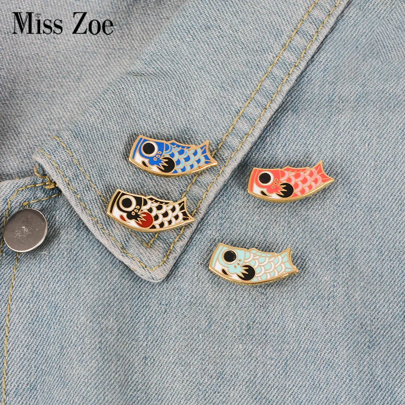 4Colors bläckfisk flagga emalj pin cartoon carp badge brooch lapel pin denim jeans skjorta väska japanska pojkens dag söta smycken gåva